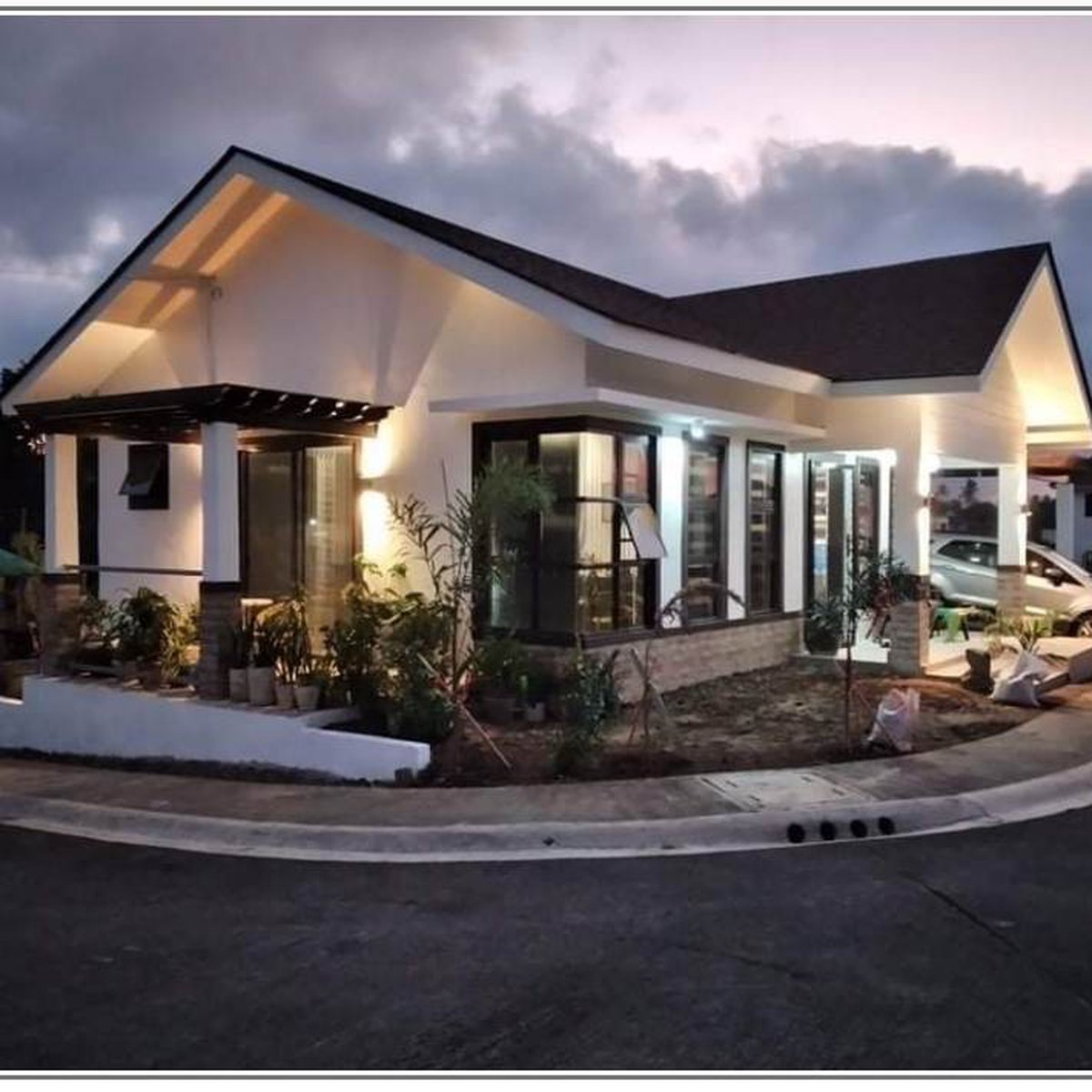 2bedroom Single Detached House For Sale in Amadeo Cavite [House and