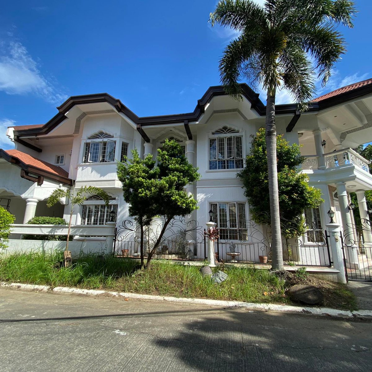 2Storey House with Swimming Pool for Rent in BF Homes Paranaque [House