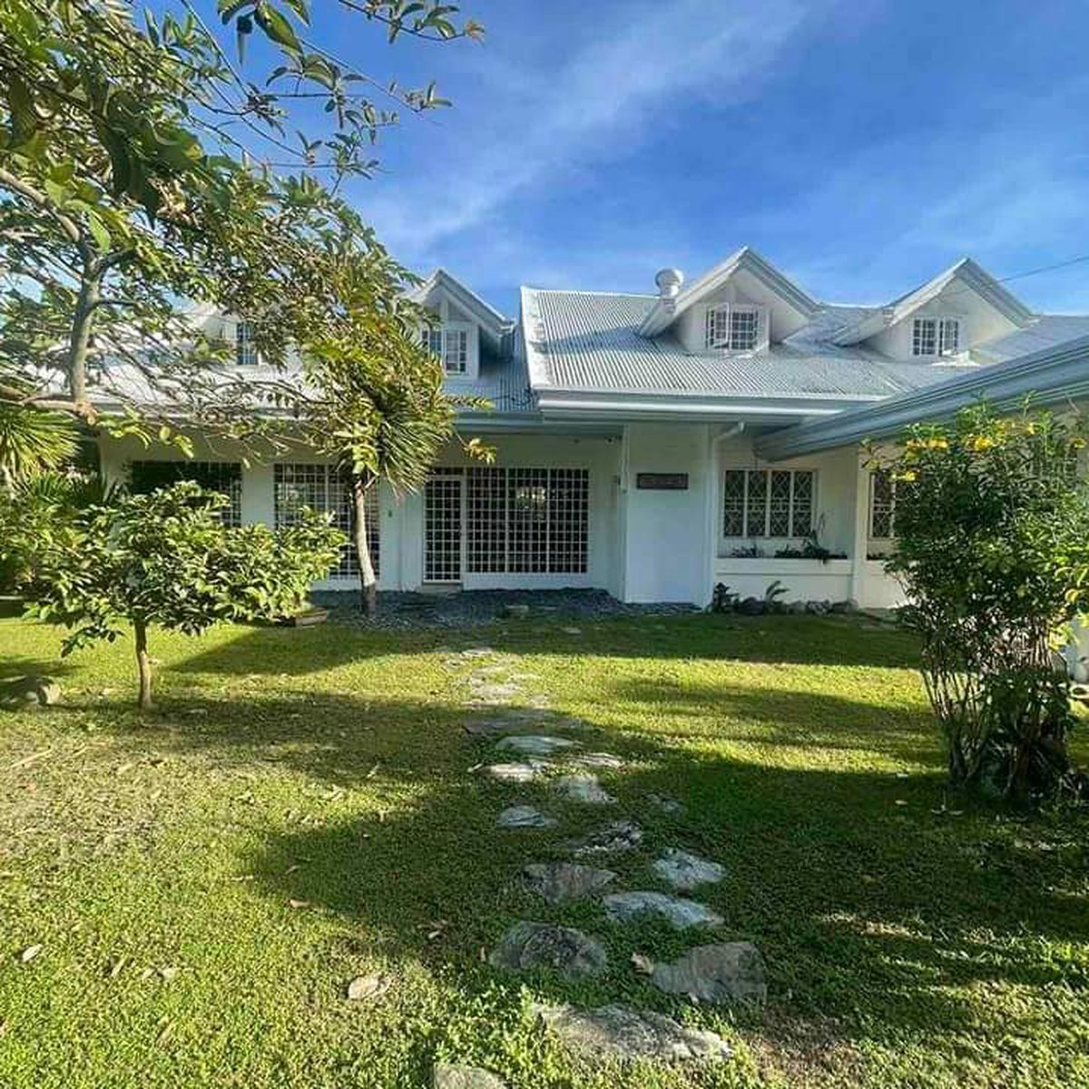 HOUSE FOR LEASE IN ANGELES CITY [House and Lot 🏘️] (December 2022) in