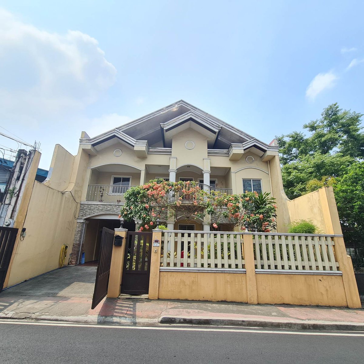 5-Bedroom Single Attached House and Lot For Sale Parang Marikina City ...