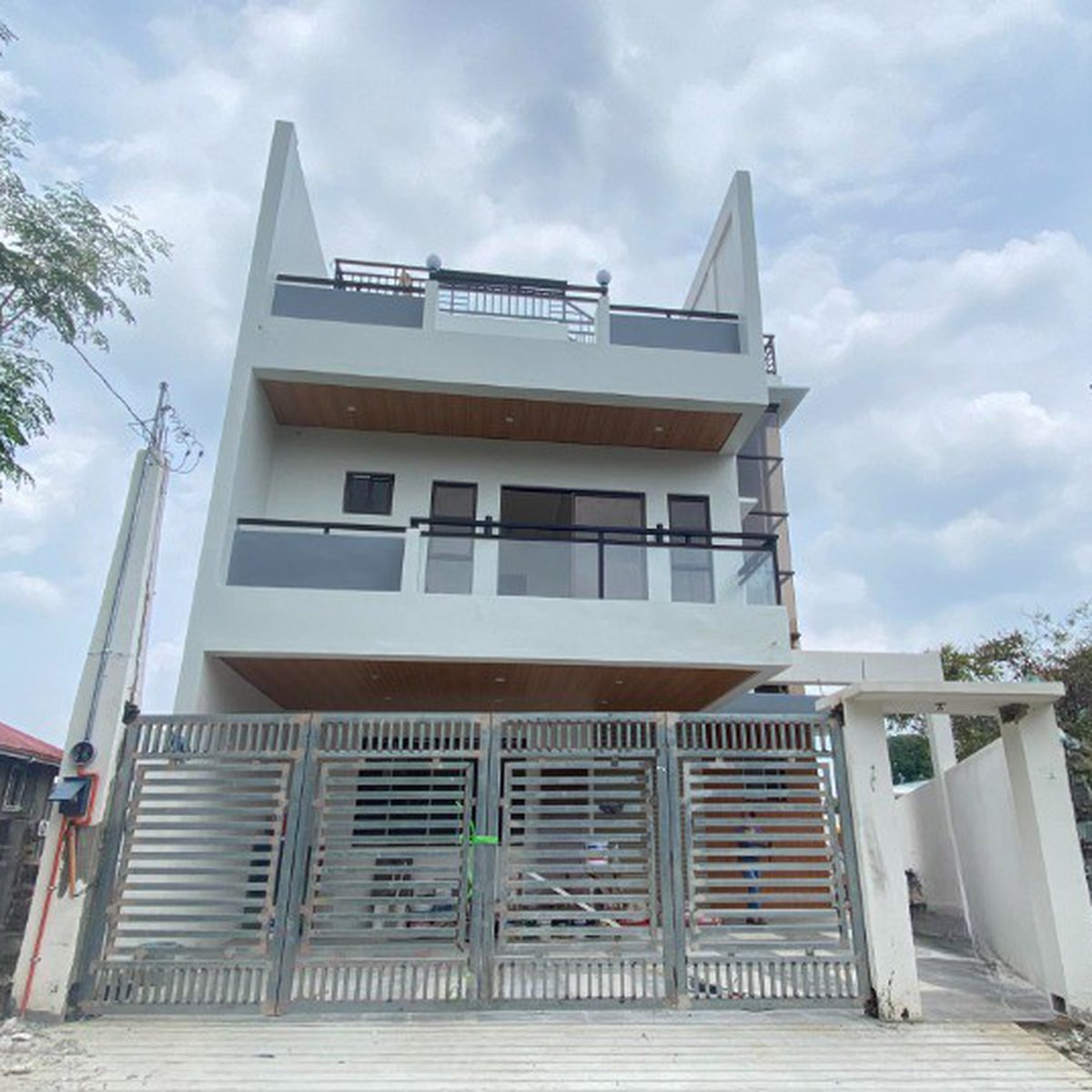 HOUSE AND LOT FOR SALE IN KINGSVILLE HILLS, ANTIPOLO CITY