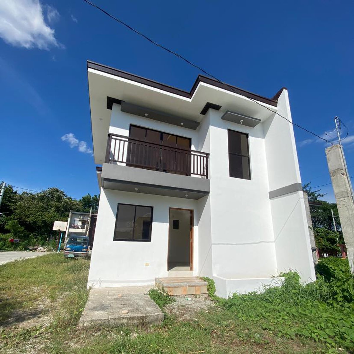 House & Lot For Sale In Brookside Cainta. Birmingham, Camdem [House and