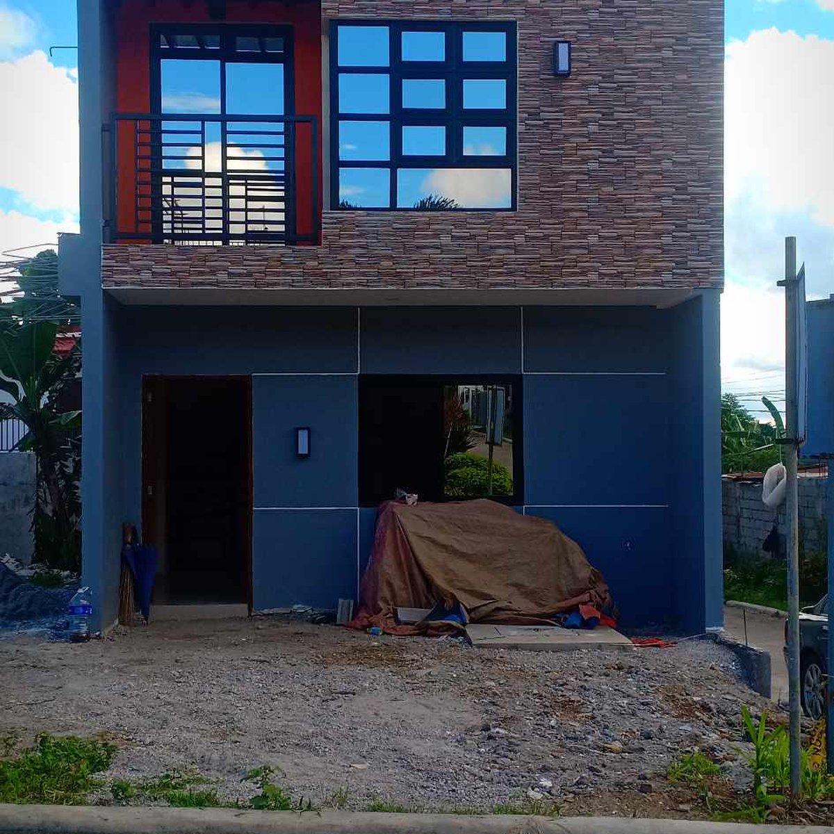 2bedroom Single Detached House For Sale in Amadeo Cavite [House and