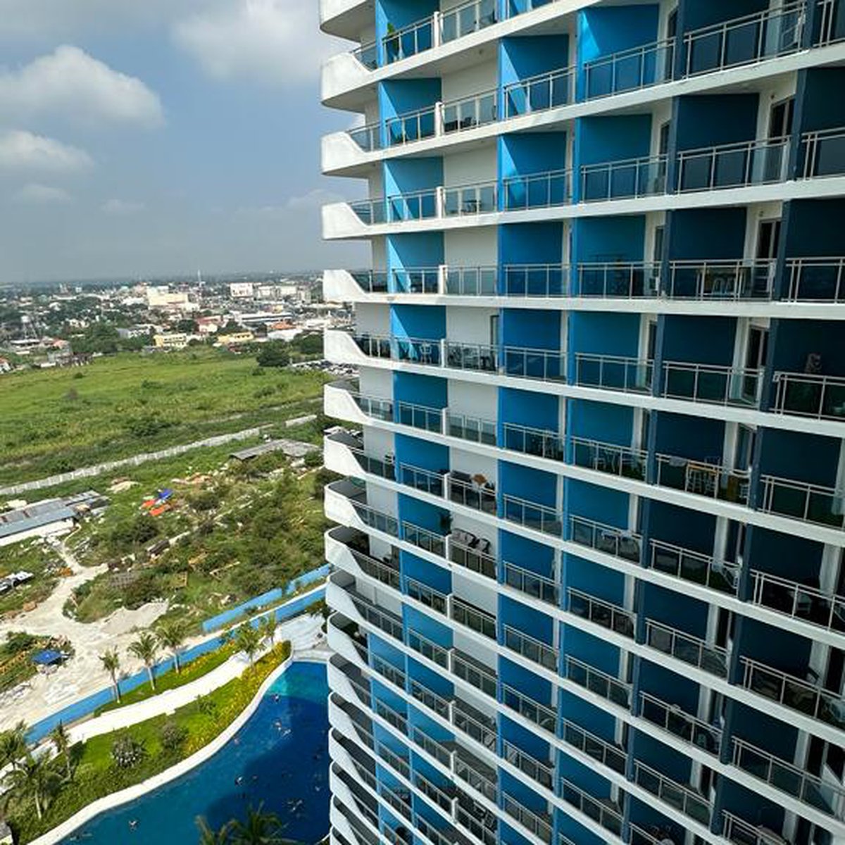 28 Sqm Studio Unit Azure North Bali For Sale San Fernando Pampanga