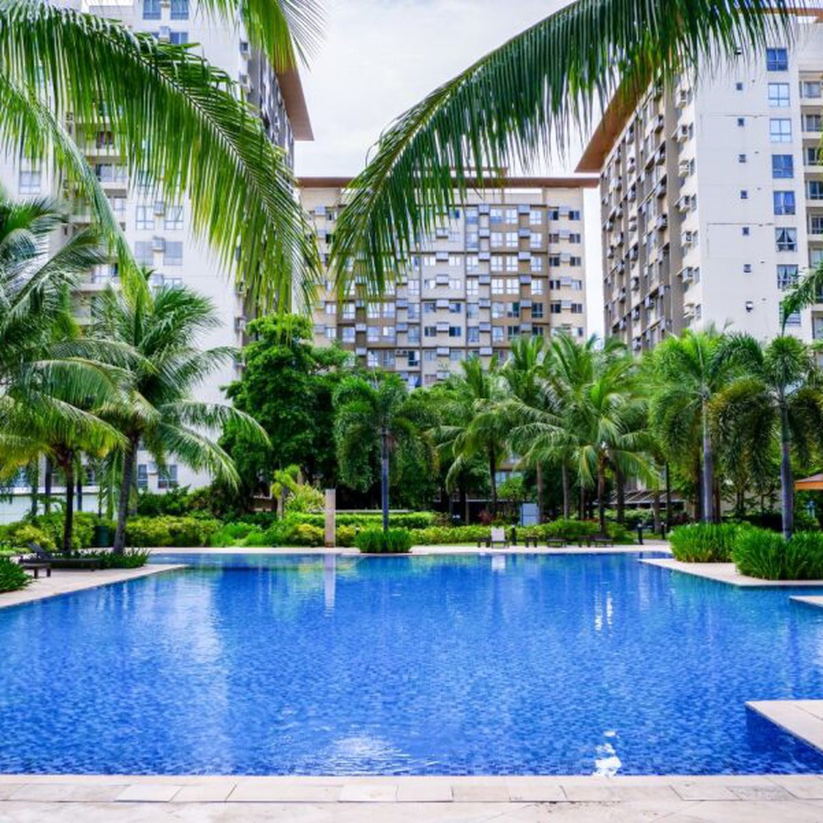 Resort Type Condo EAST BAY RESIDENCES Sucat Alabang [Condo 🏙️ ...