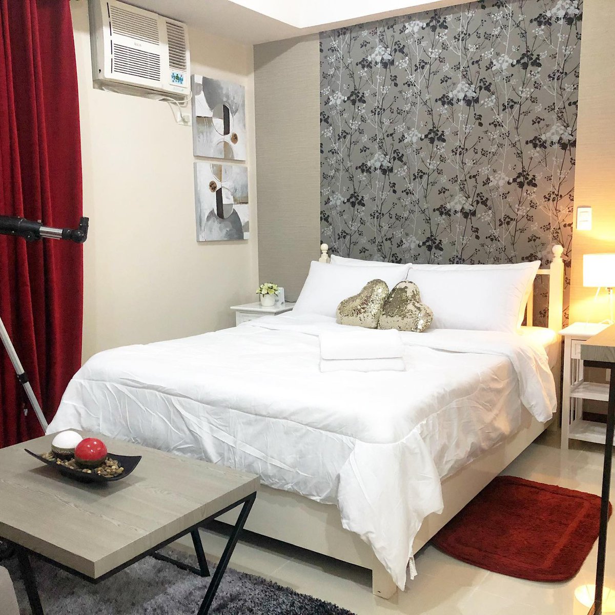 1br with parking in Quezon City, Gateway, Manhattan residences 4 SALE