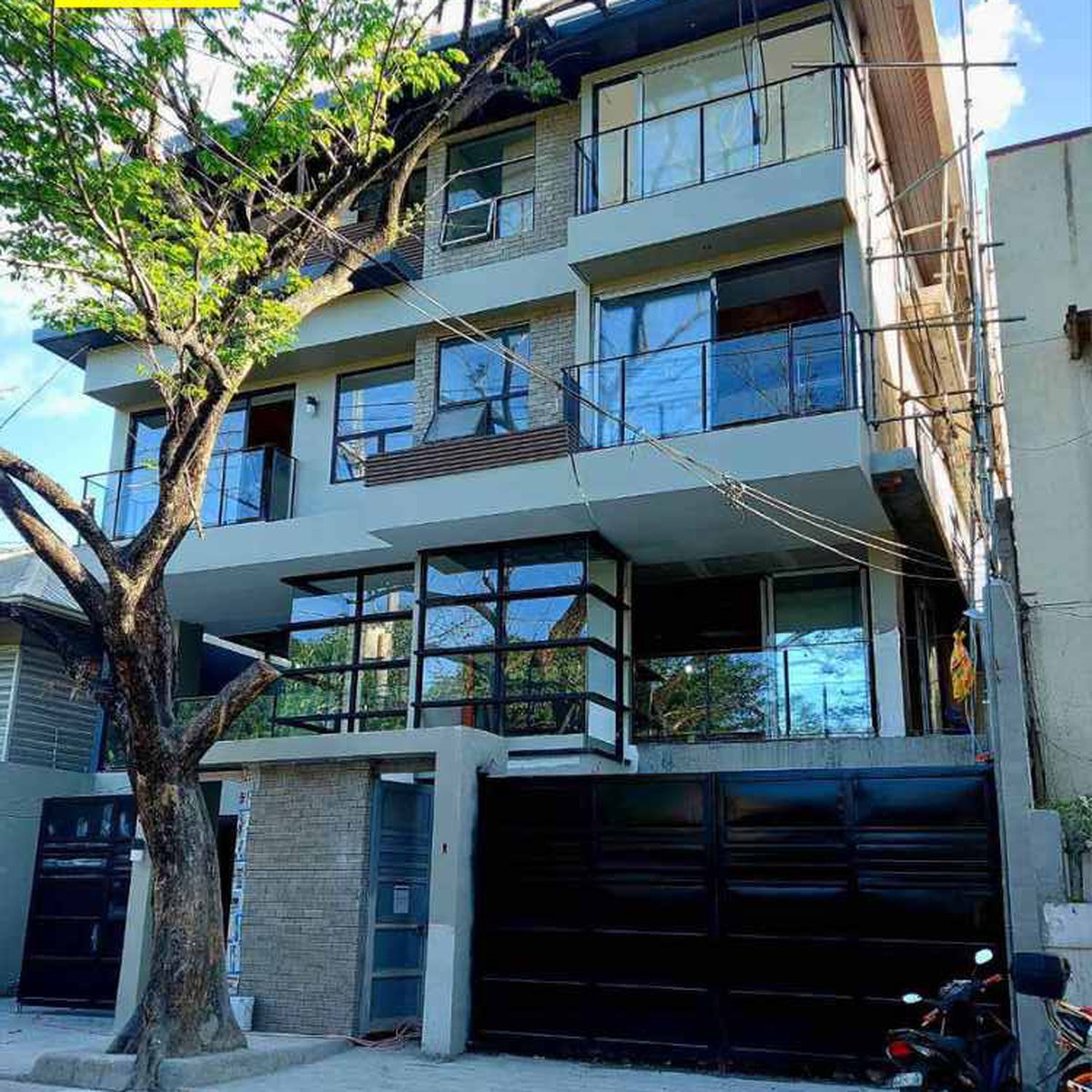 4bedroom House For Sale in Cubao Quezon City / QC Metro Manila [Houses and Lots 🏘️] (September