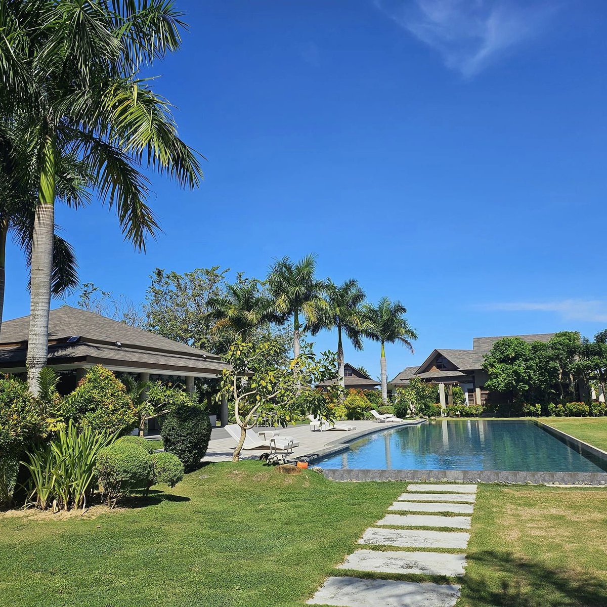 BEACH FRONT HOUSE and LOT For Sale in DANAO CITY, CEBU [House and Lot 🏘