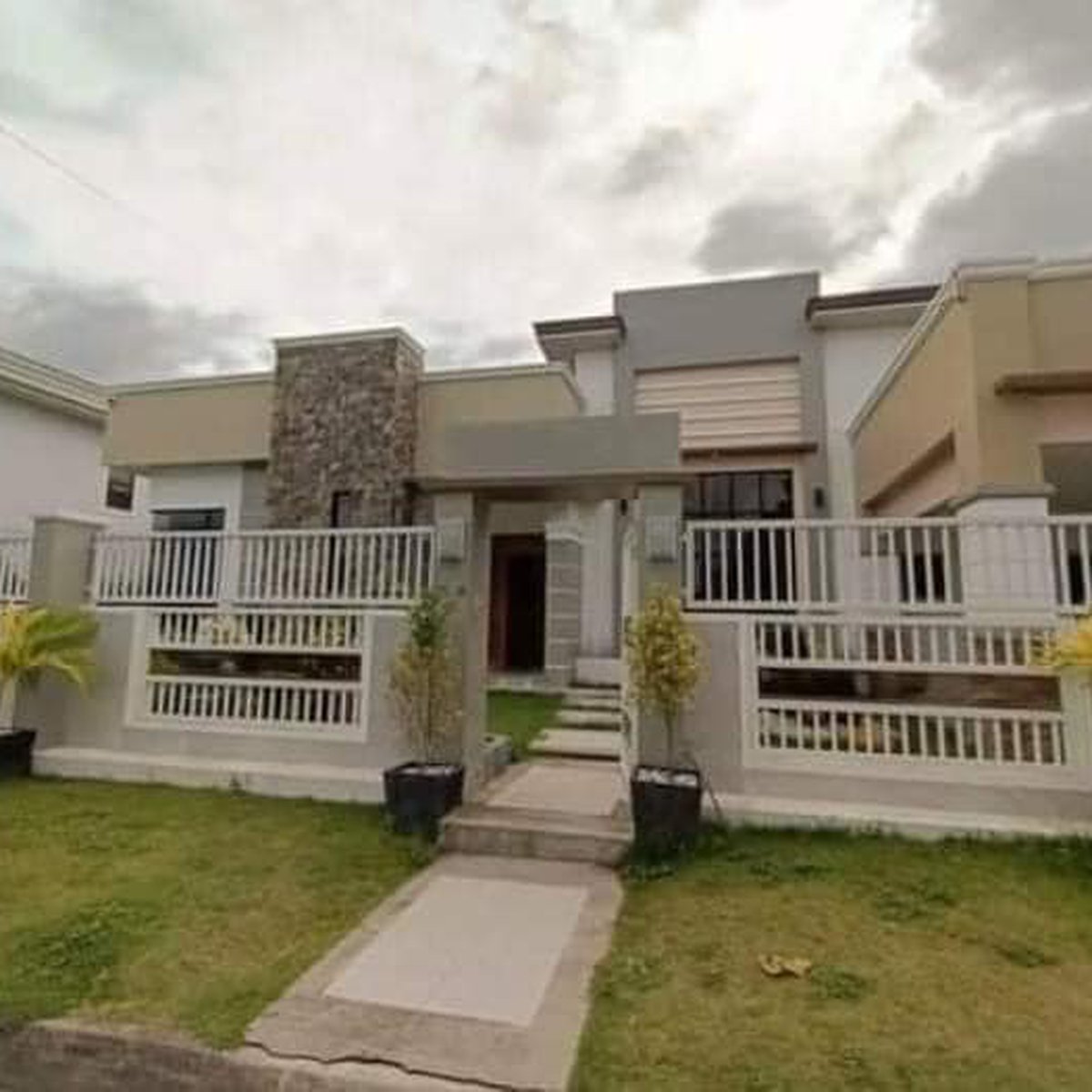 5bedroom Bungalow House For Rent in Angeles Pampanga [House and Lot 🏘️