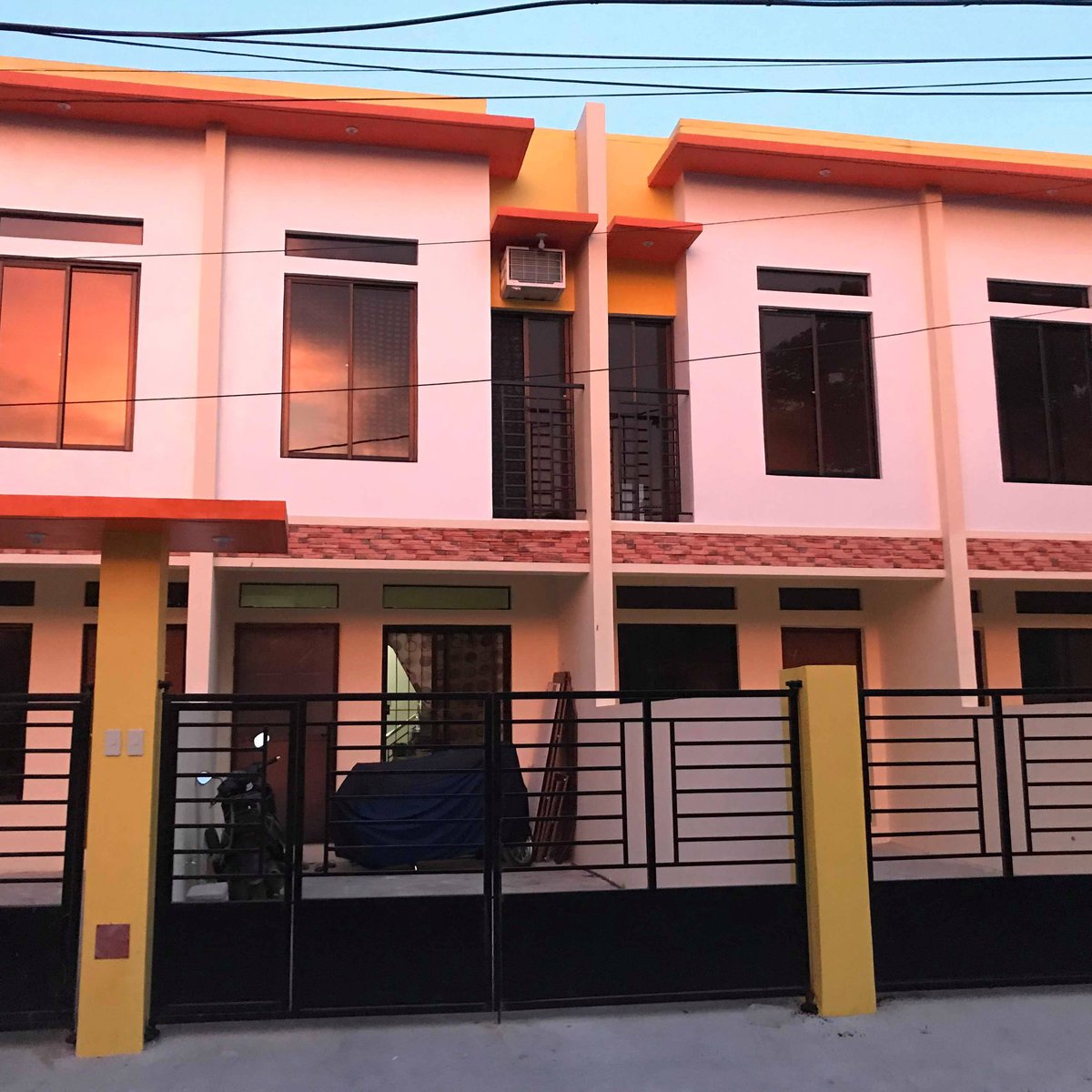 3BR Townhouse For Sale in UPS5 United Paranaque Subdivision 5 Sucat