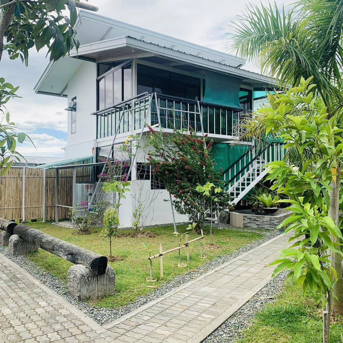 FOR SALE FARM LOT WITH TWO STOREY RESTHOUSE IN PAMPANGA NEAR BACOLOR