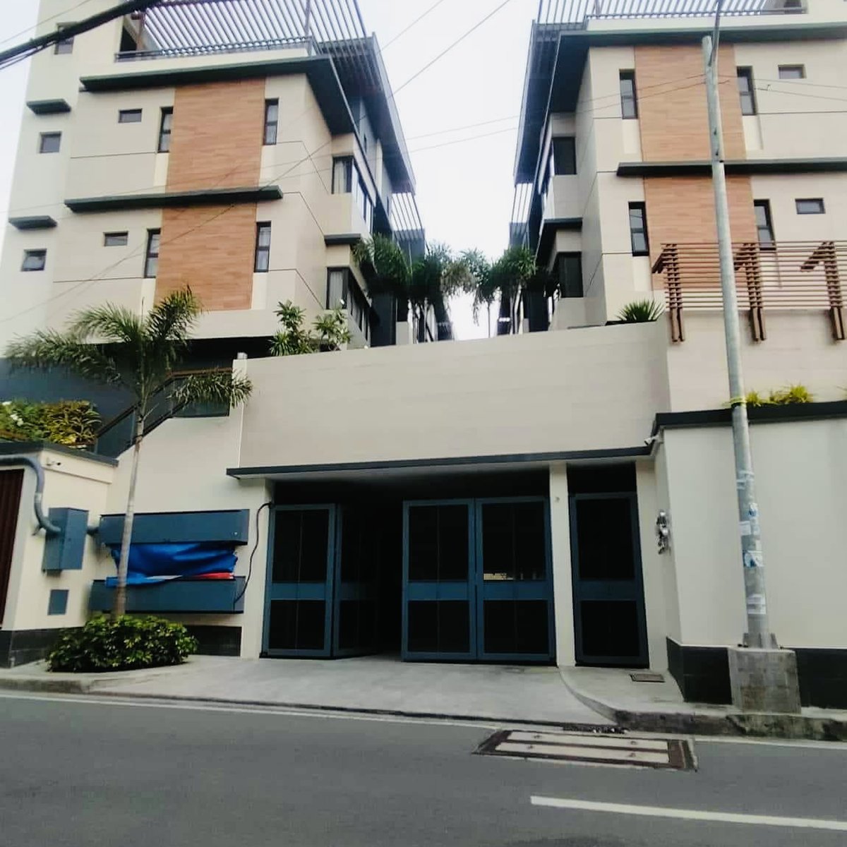 4bedroom Townhouse For Sale in San Juan Metro Manila [House and Lot 🏘️] (October 2022) in San