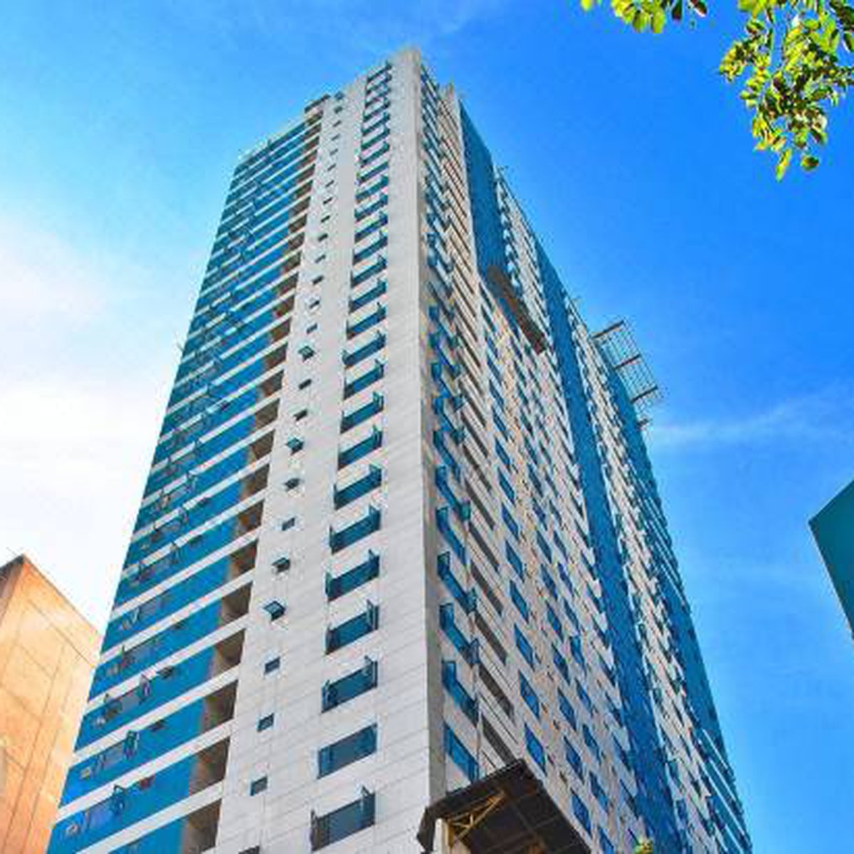 Foreclosed for Sale ONE PACIFIC PLACE BELAIR, Dela Costa St., Salcedo