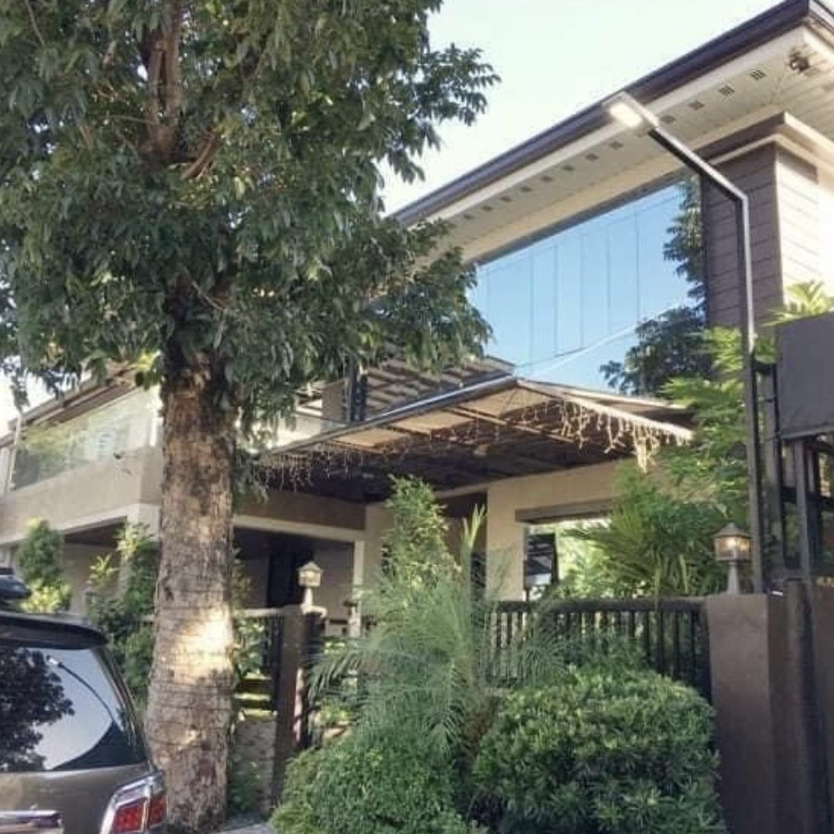 5 Bedroom House and Lot For Sale in Casa Milan, Fairview, Quezon City