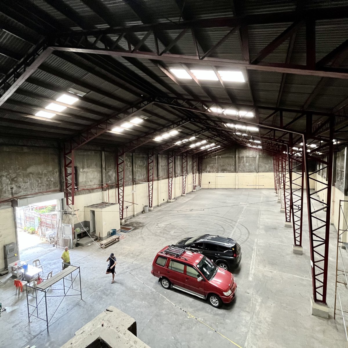 1000 sqm Warehouse For Rent in Quezon City / QC