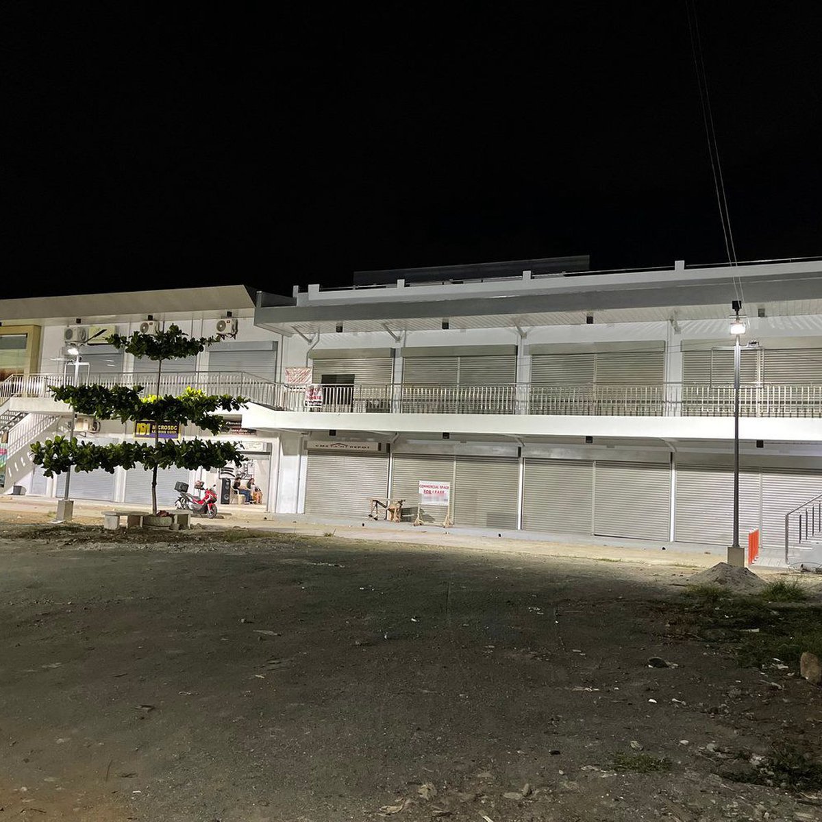 Roof Deck ideal for bar/ cafe/ restaurant Property 🏭] (June