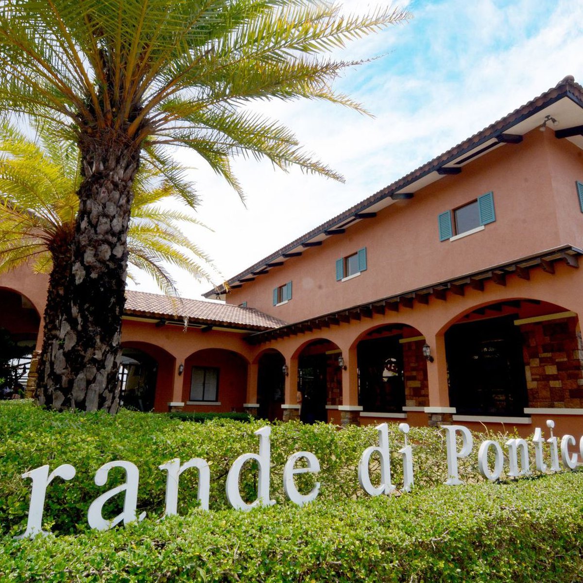 House and Lot at Daang Hari Vista Alabang [House and Lot 🏘️] (July 2021