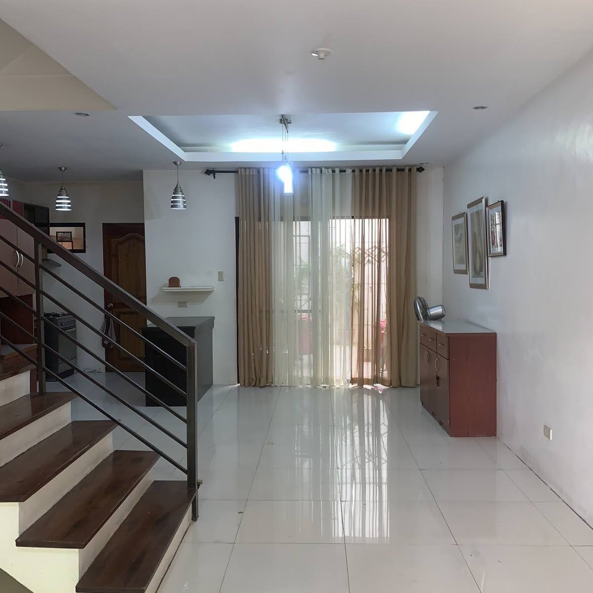 3-Storey Makati Townhouse for SALE
