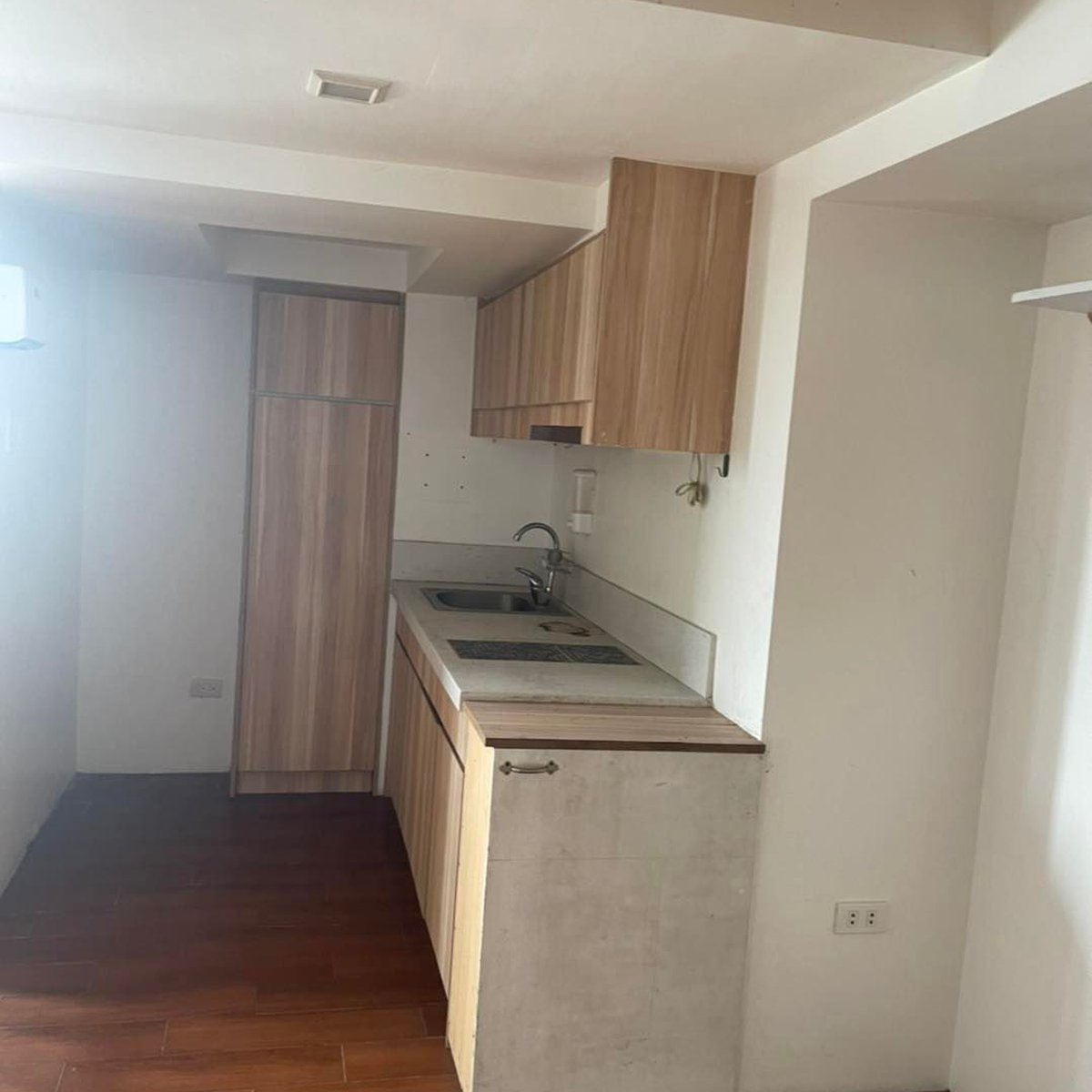 3 BEDROOMS CONDO IN TIMOG Q.C NEAR MRT PETS ALLOWED [Condo 🏙️] (September 2022) in Quezon City