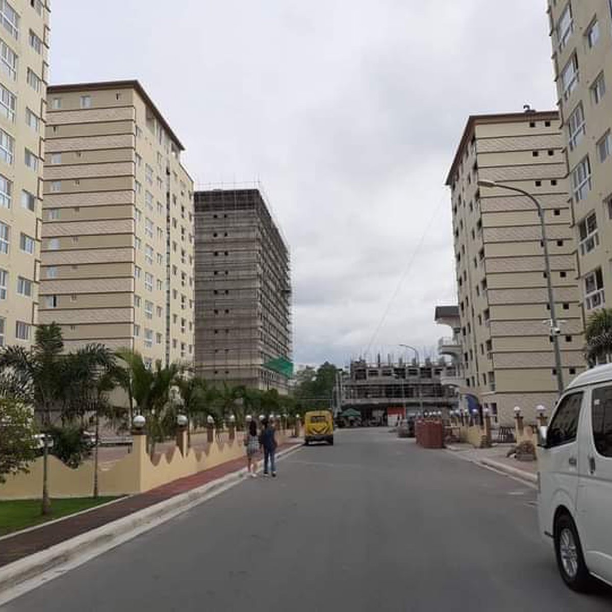 PRESELLING CONDOMINIUM INSIDE CLARK FREEPORT ZONE NEAR CLARK AIRPORT