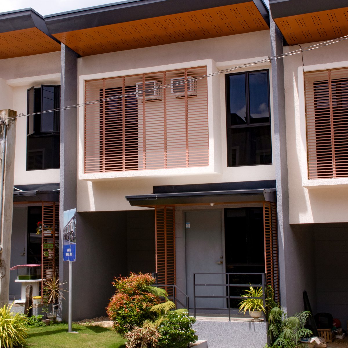 READY FOR OCCUPANCY 2 STOREY TOWNHOUSE IN COMPOSTELA,CEBU [House and