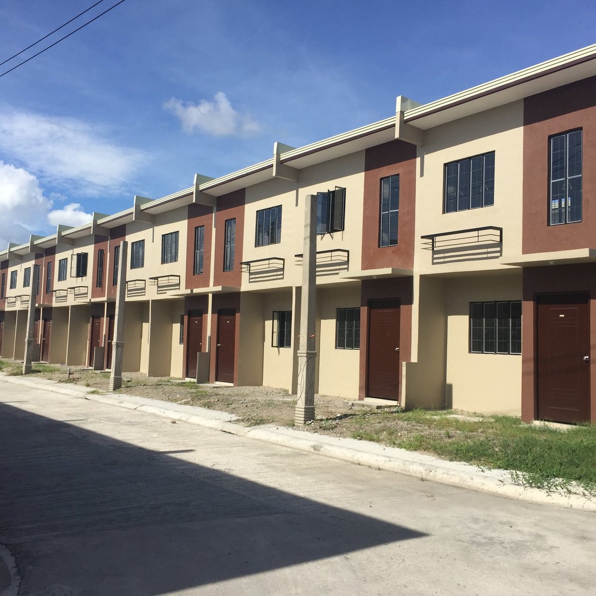 NRFO Angelique Townhouse Inner Unit in Plaridel Bulacan [House and Lot