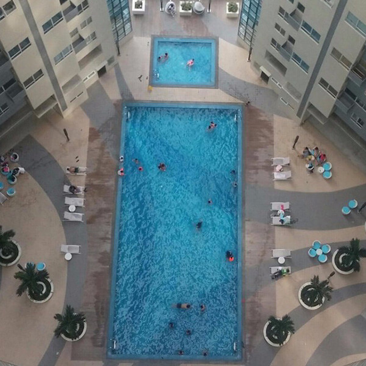 RFO 2BR Bank Foreclosed Fort Victoria BGC Condominium For Sale Taguig