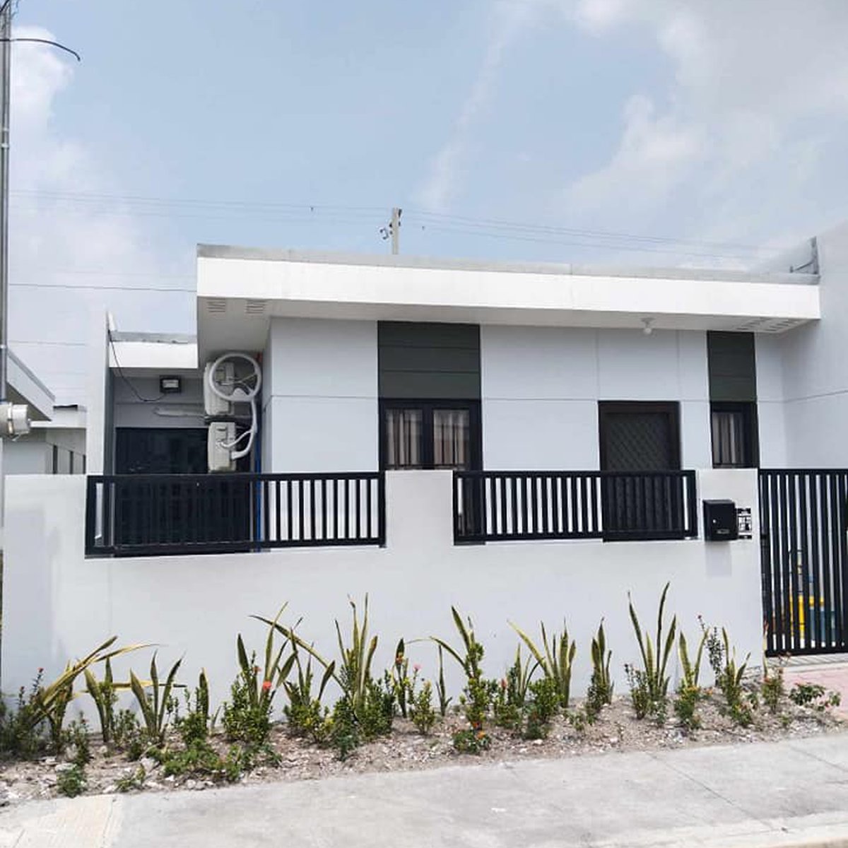 LoftType End Unit Townhouse For Sale thru PagIBIG near Clark City