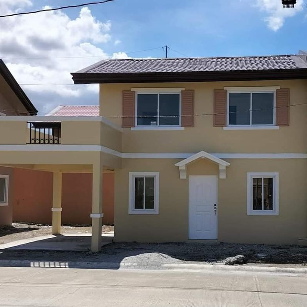 House and lot in Santiago City 4 bedroom Dani NRFO unit [House and Lot