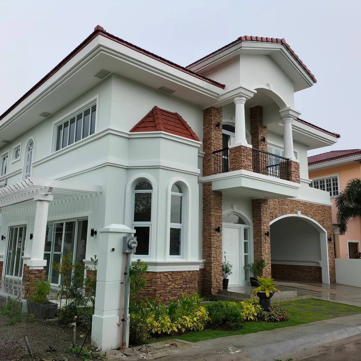 Luxury House and Lot in Versailles Alabang