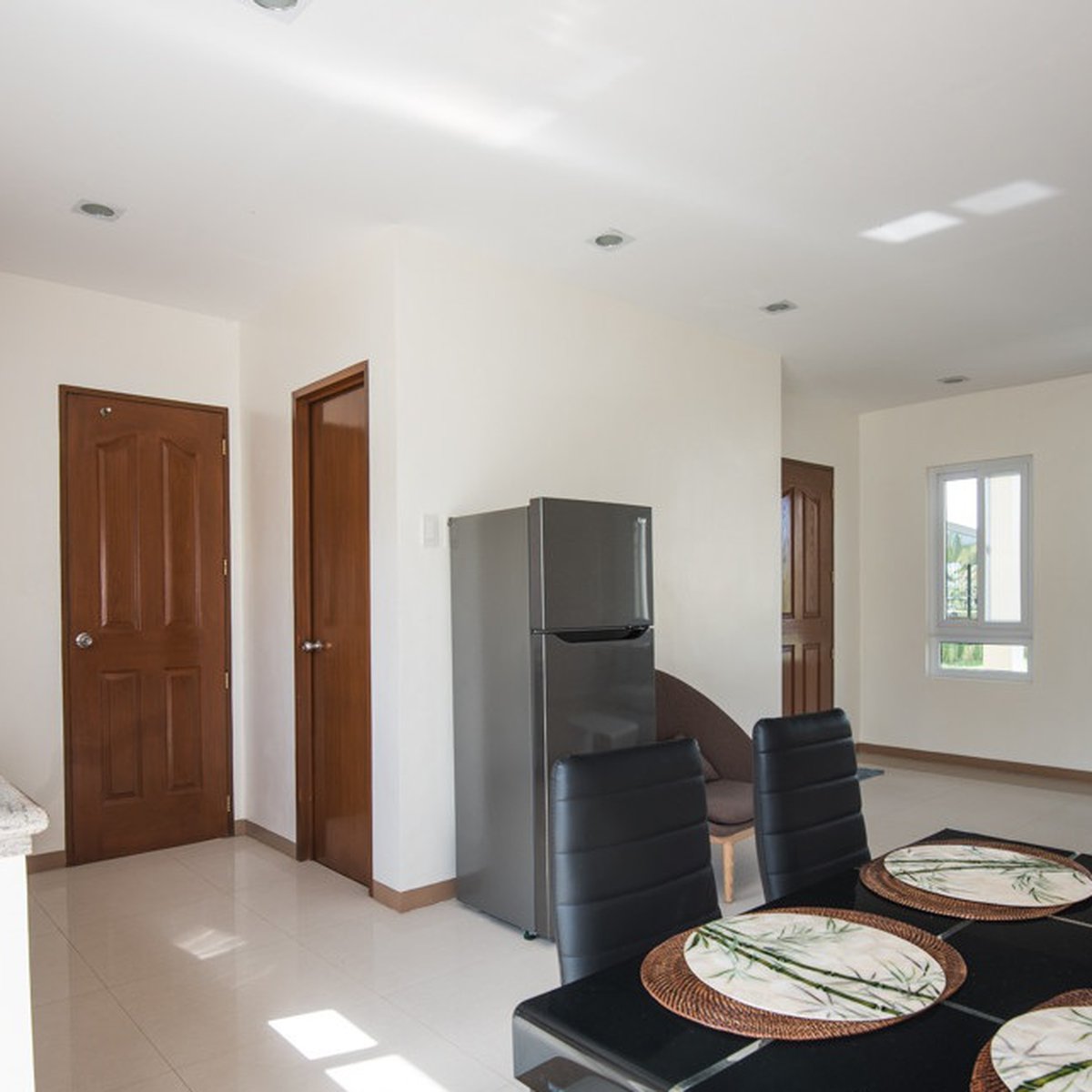 2bedroom House and lot for RENT in SilangTagaytay Golf Community