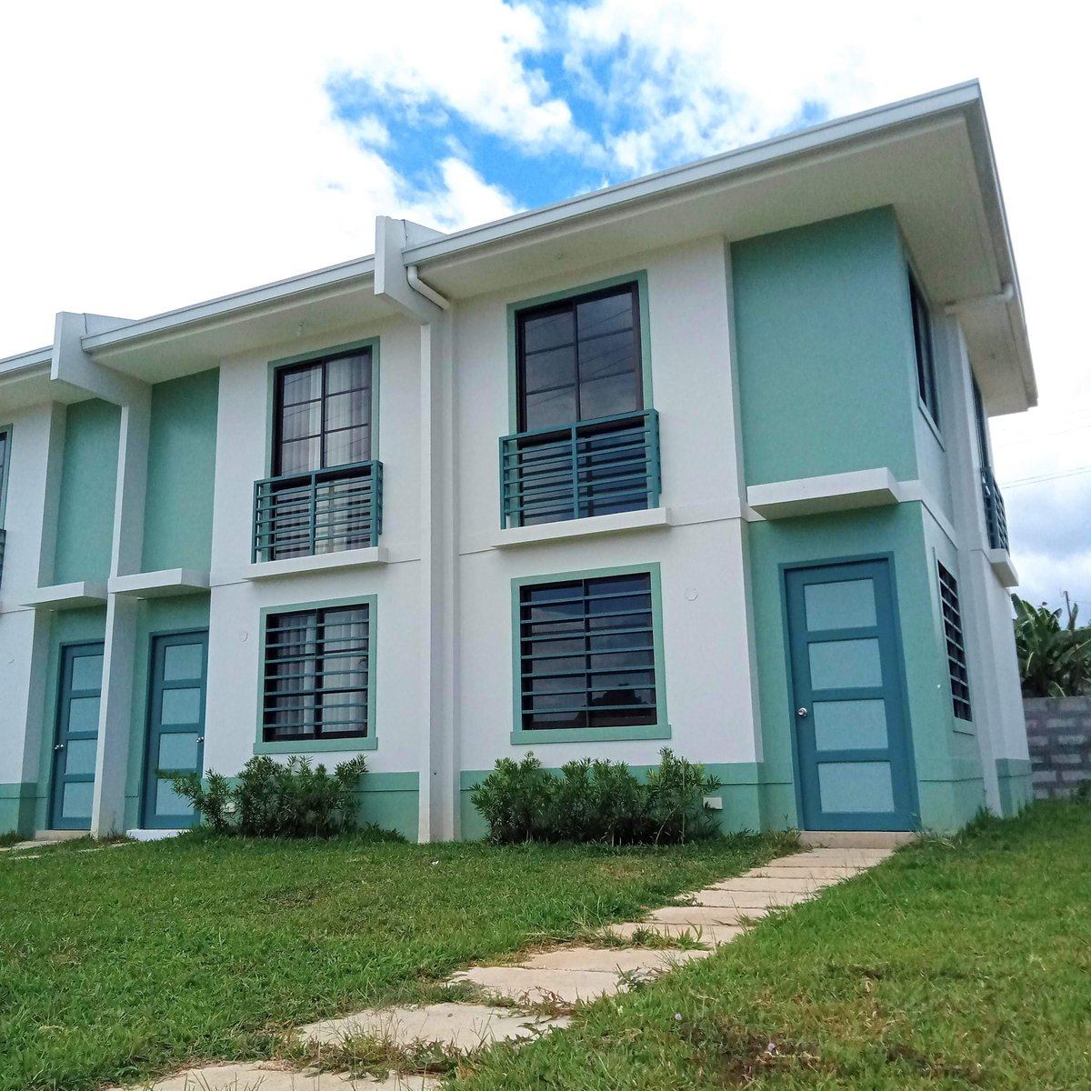2-bedroom Townhouse For Sale in Tanauan Batangas