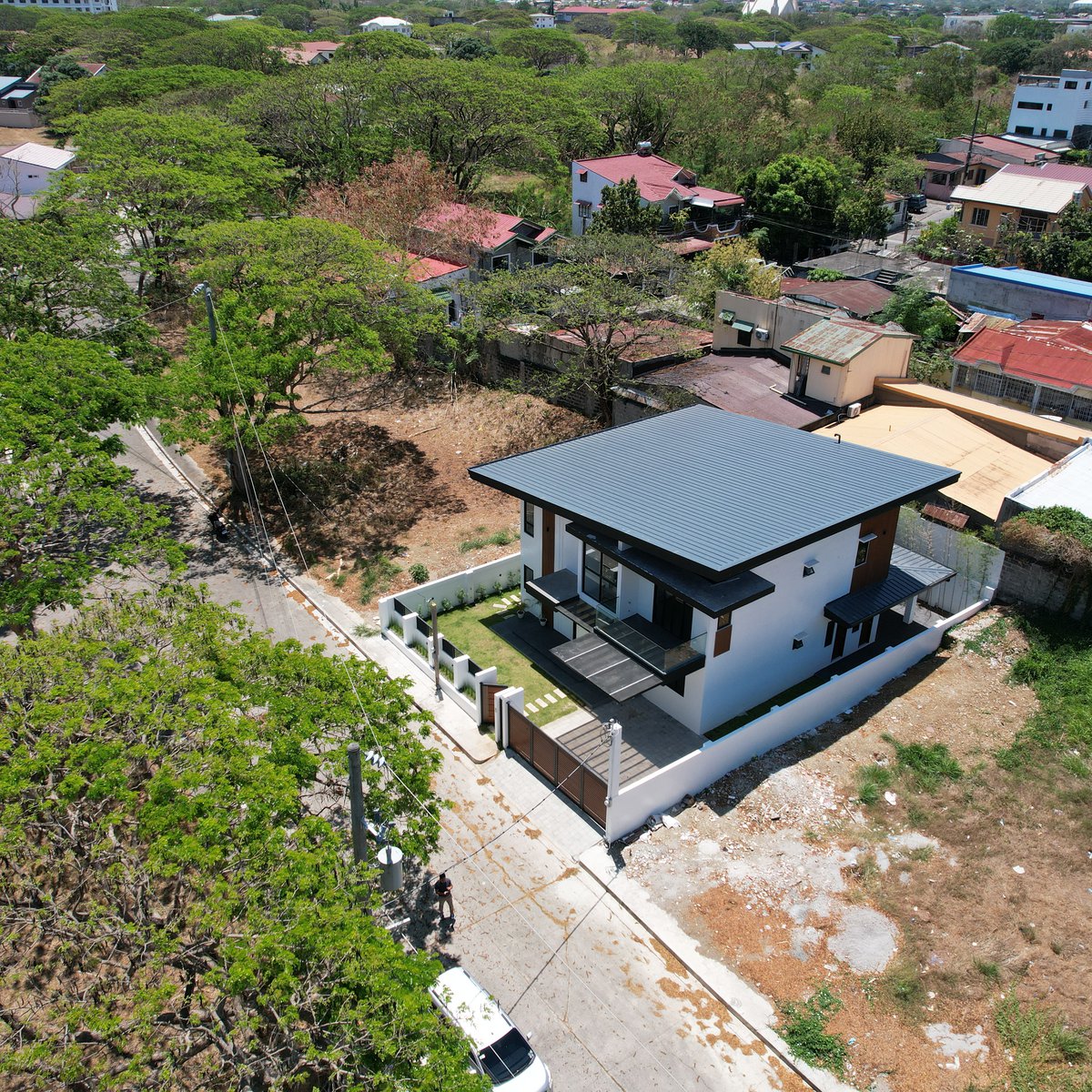 4BR Single Detached House For Sale in The Orchard Dasmarinas Cavite