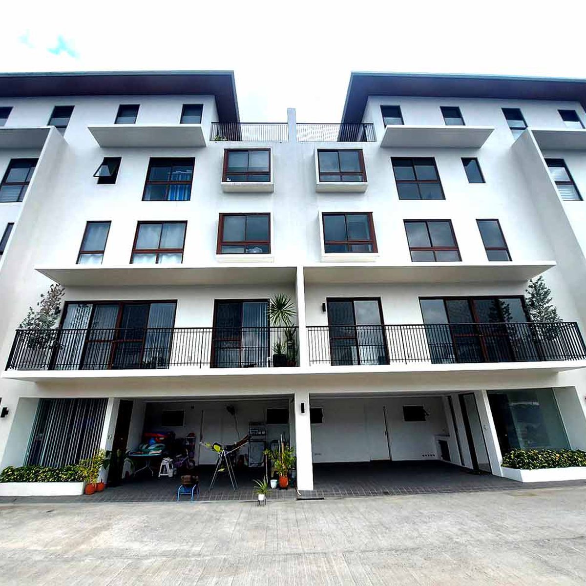 5 Storey Elegant Townhouse for sale in Cubao Quezon City w/ Pool [House and Lot 🏘️] (September