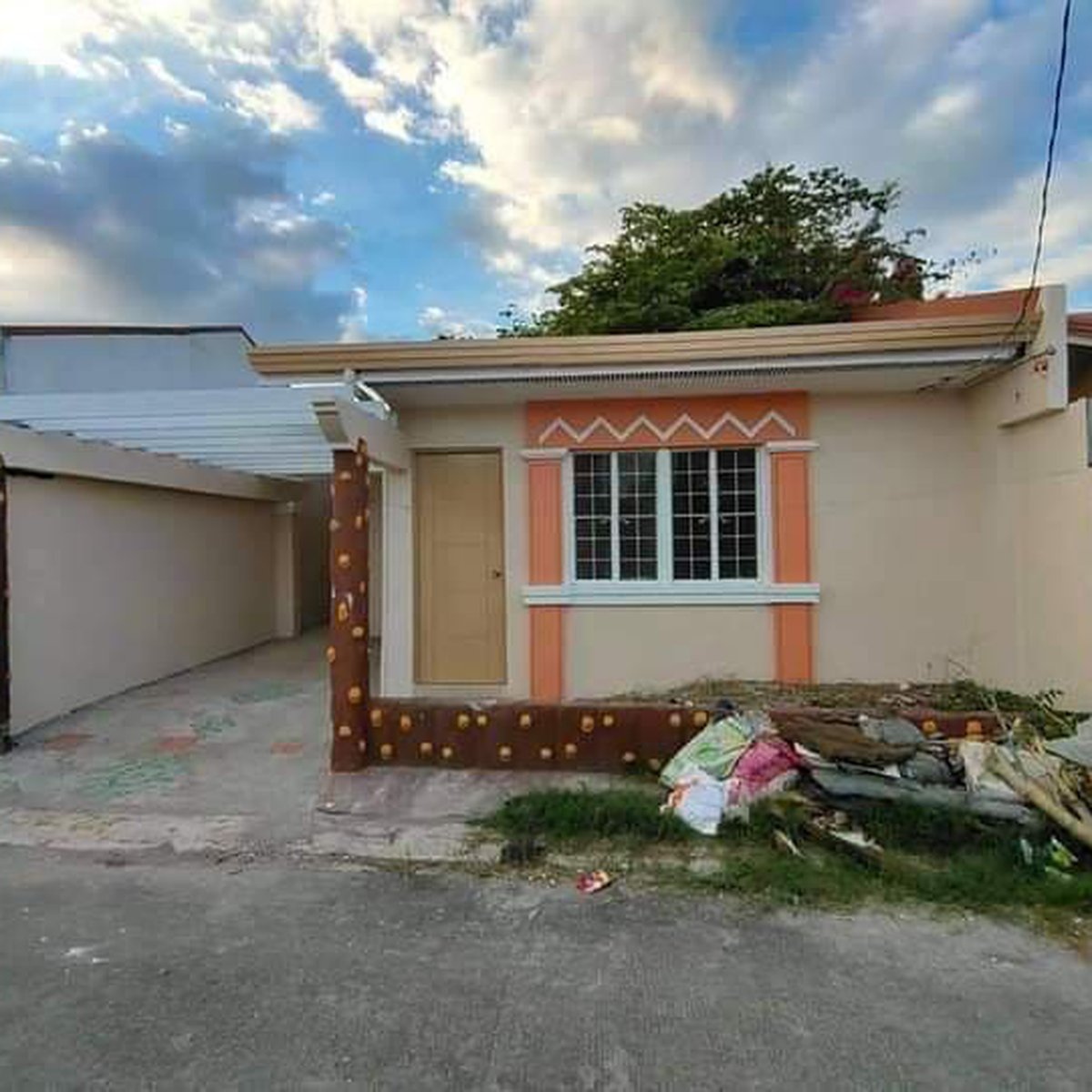 2bedroom Single Attached House For Sale in Fiesta Porac Pampanga