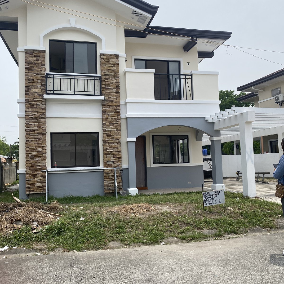 5 Bedrooms Single Attached House and Lot in Mabalacat City [House and