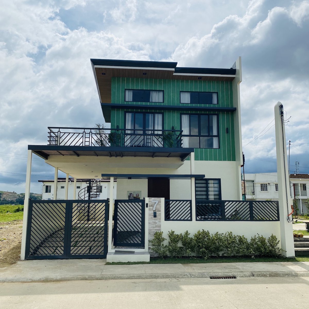 PreSelling 4 Bedroom House near City Proper in Cagayan de Oro City