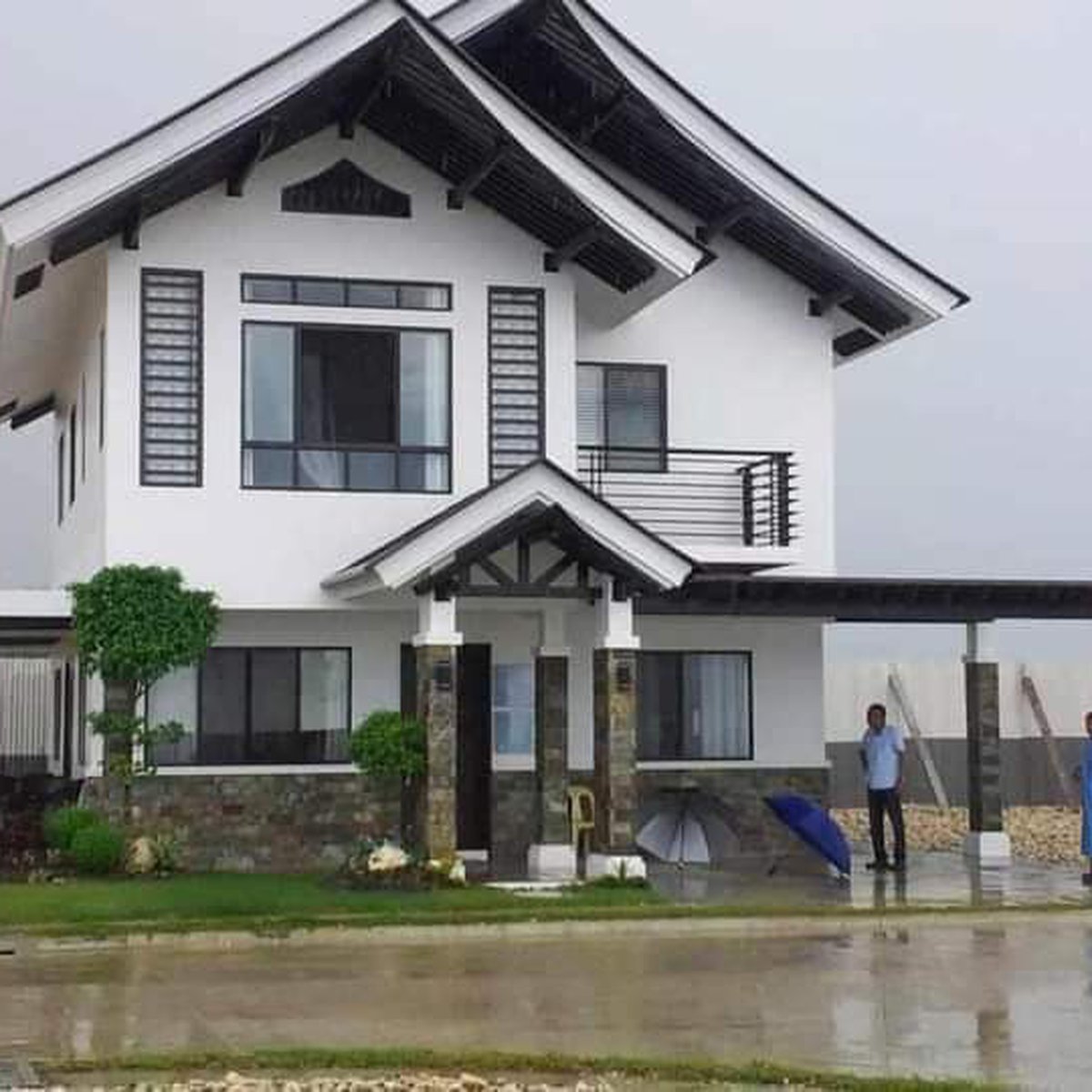 Along Beach 4bedroom Single Detached House For Sale in Argao Cebu