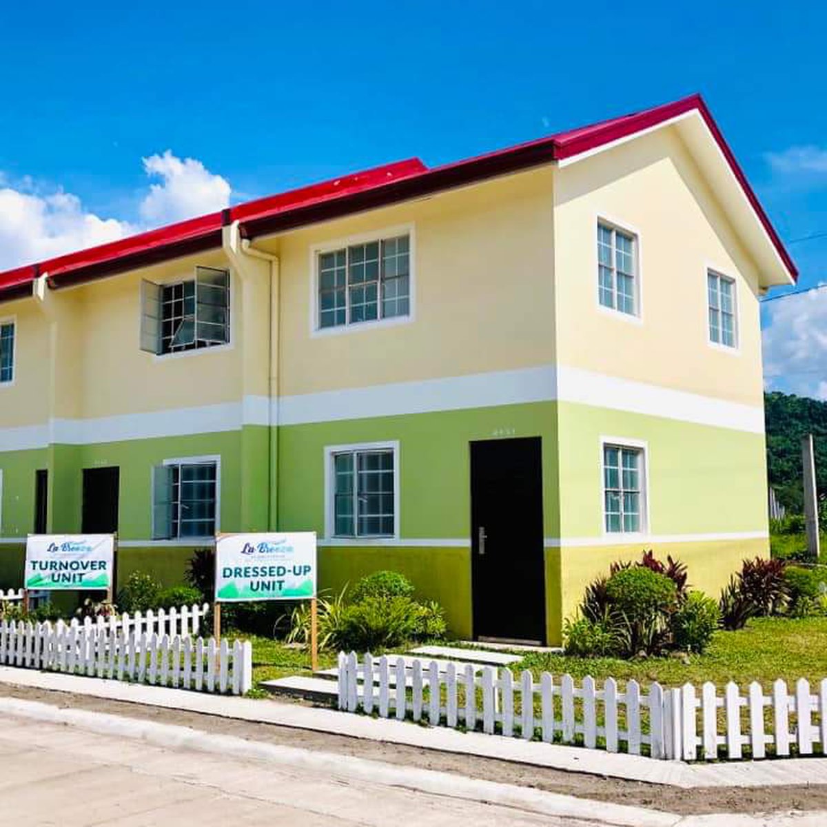 3bedroom Townhouse For Sale in Castillejos Zambales [House and Lot 🏘️