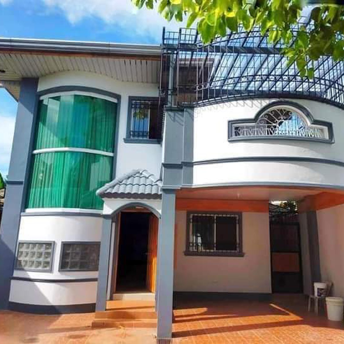 6bedroom Single Detached House For Sale in Santa Rosa Laguna [House