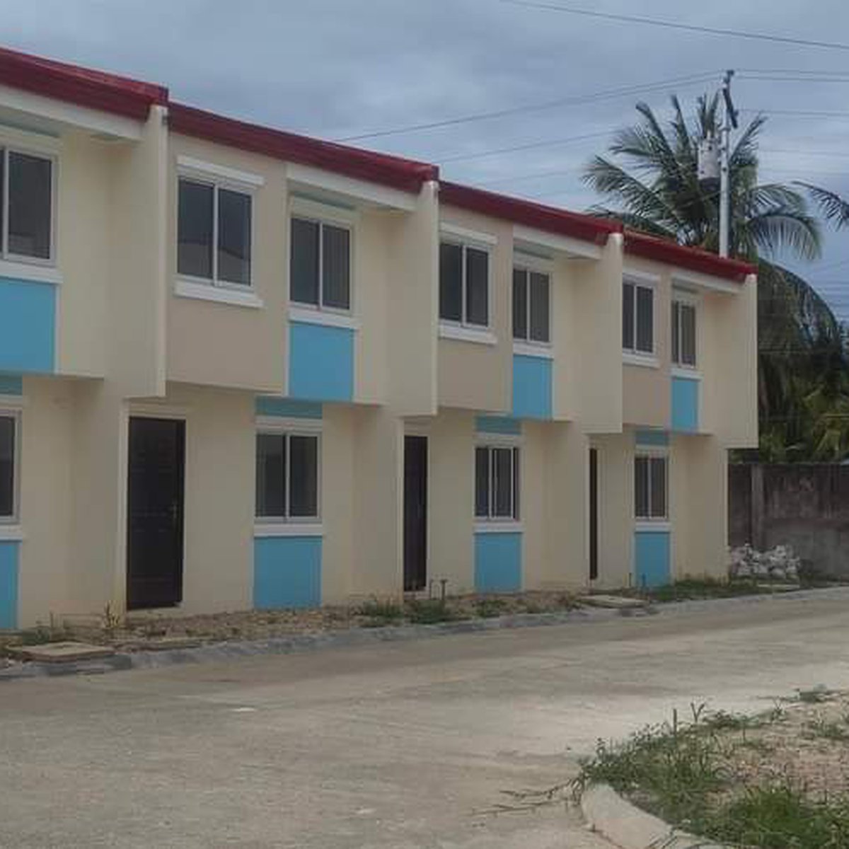 Studiolike Townhouse For Sale in Compostela Cebu [House and Lot 🏘️