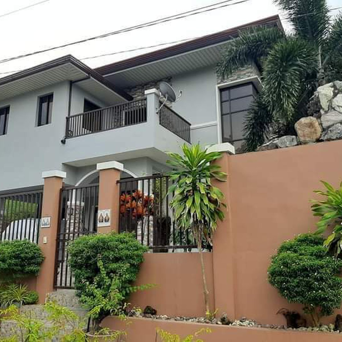 4bedroom Single Detached House For Sale in Olongapo Zambales [House