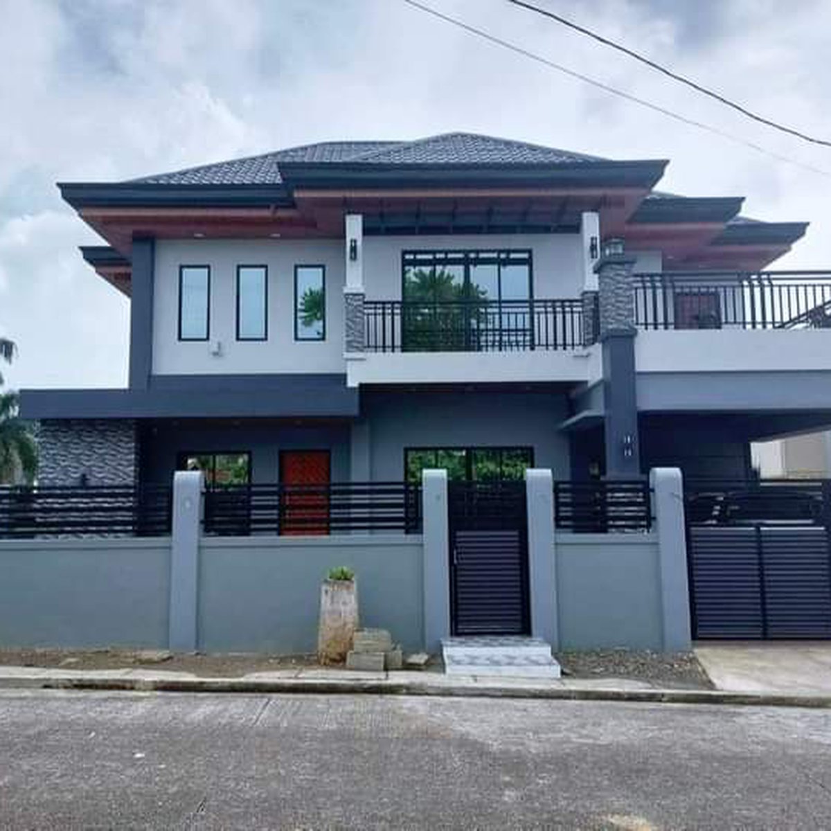 4-bedroom Single Detached House For Sale in Davao City Davao del Sur