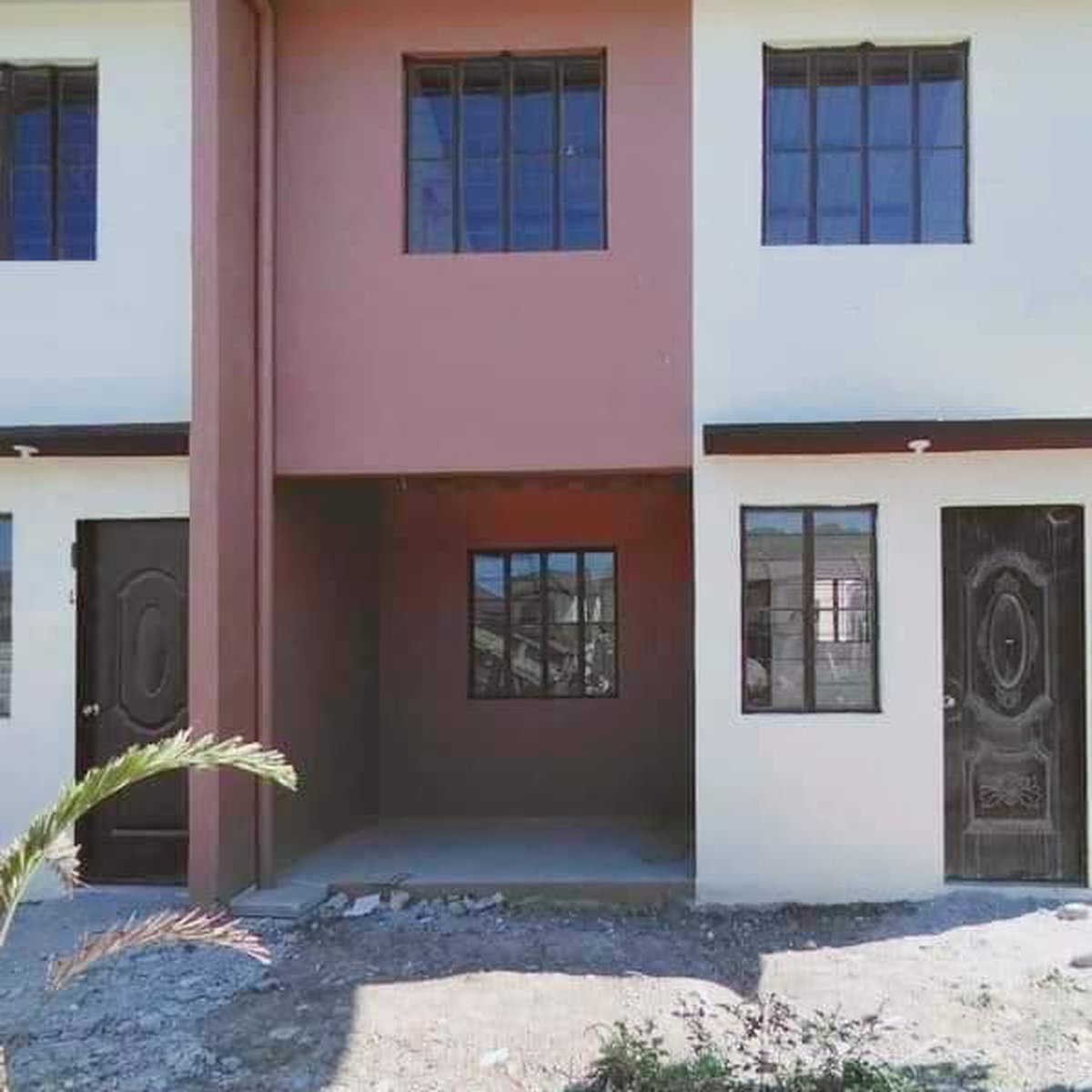 Ready for Occupancy Townhouse for Sale With Carpark SAVANNA VILLE