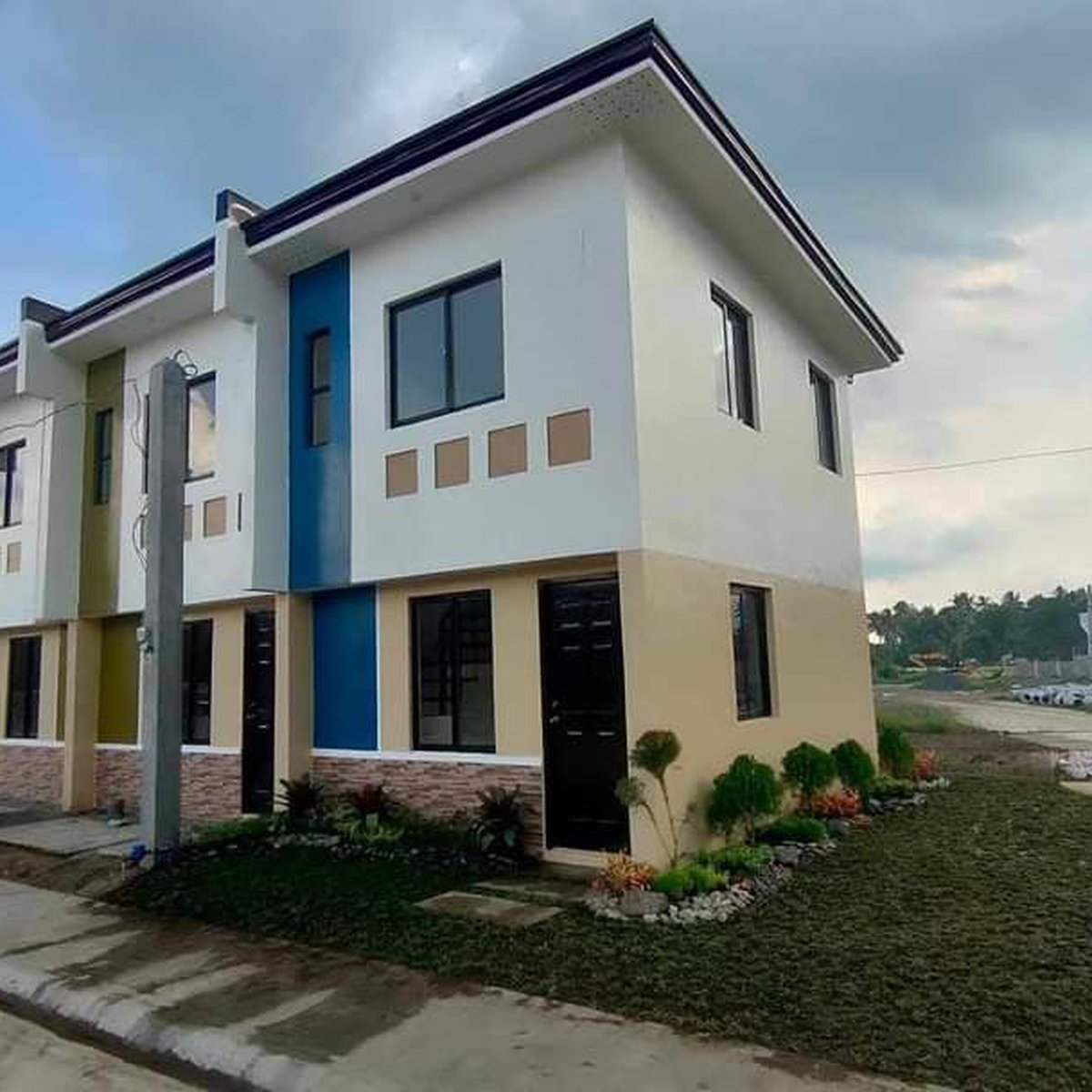 2bedroom Townhouse For Sale in Lucena Quezon [House and Lot 🏘️] (May