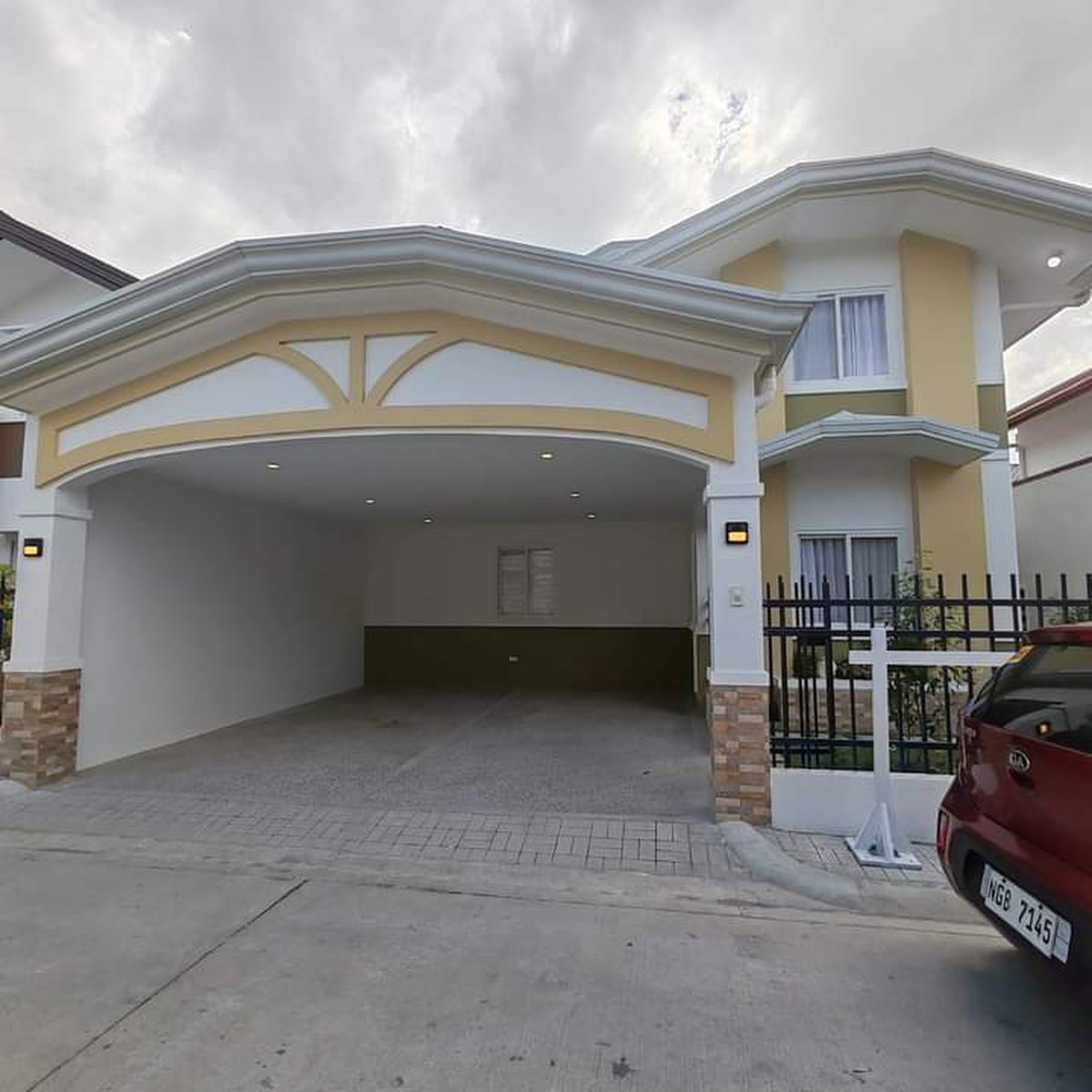 4BEDROOM HOUSE AND LOT IN SINDALAN SANFERNANDO PAMPANGA [House and Lot