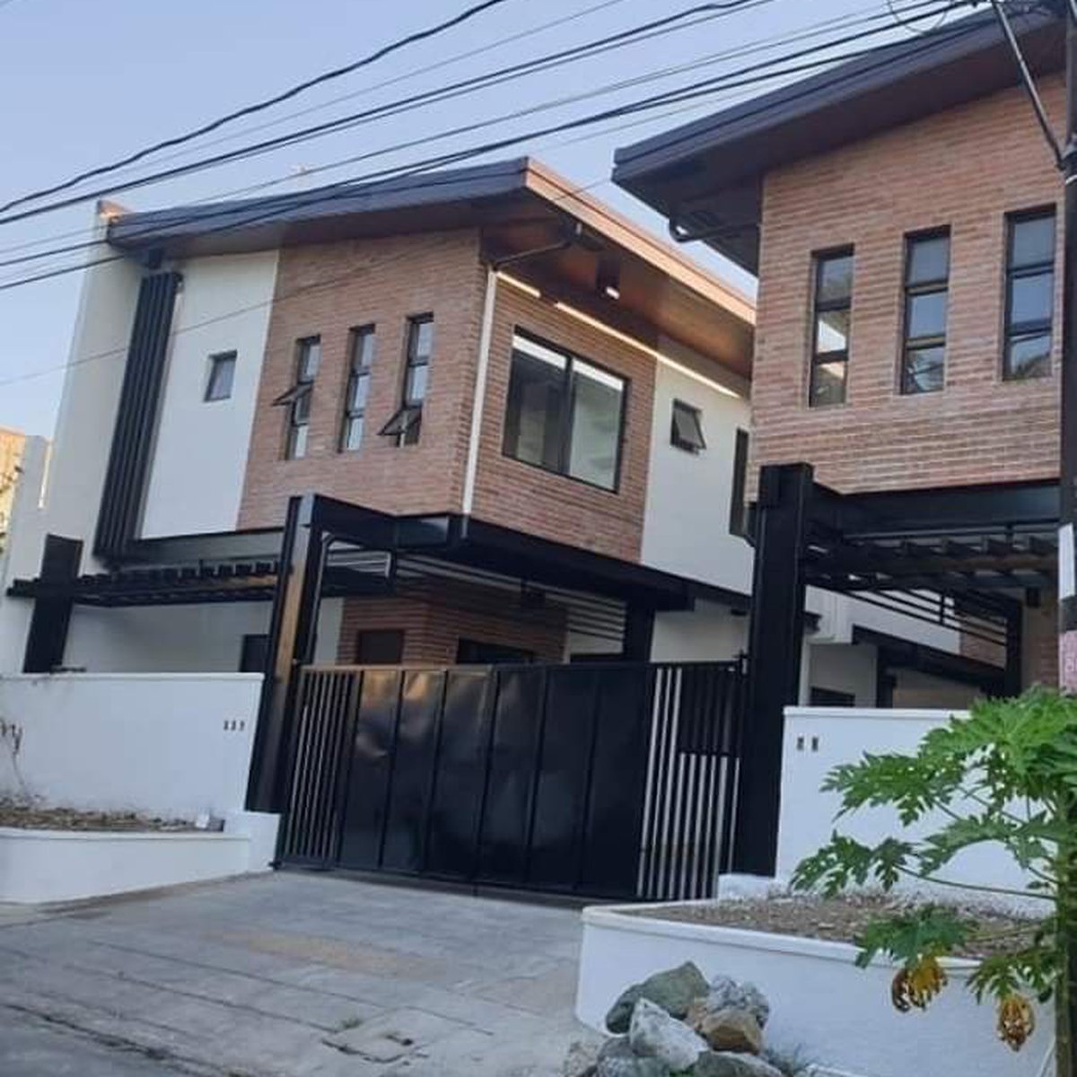 3 Bedrooms Townhouse For Sale in East Fairview Quezon City [House and Lot 🏘️] (December 2023) in