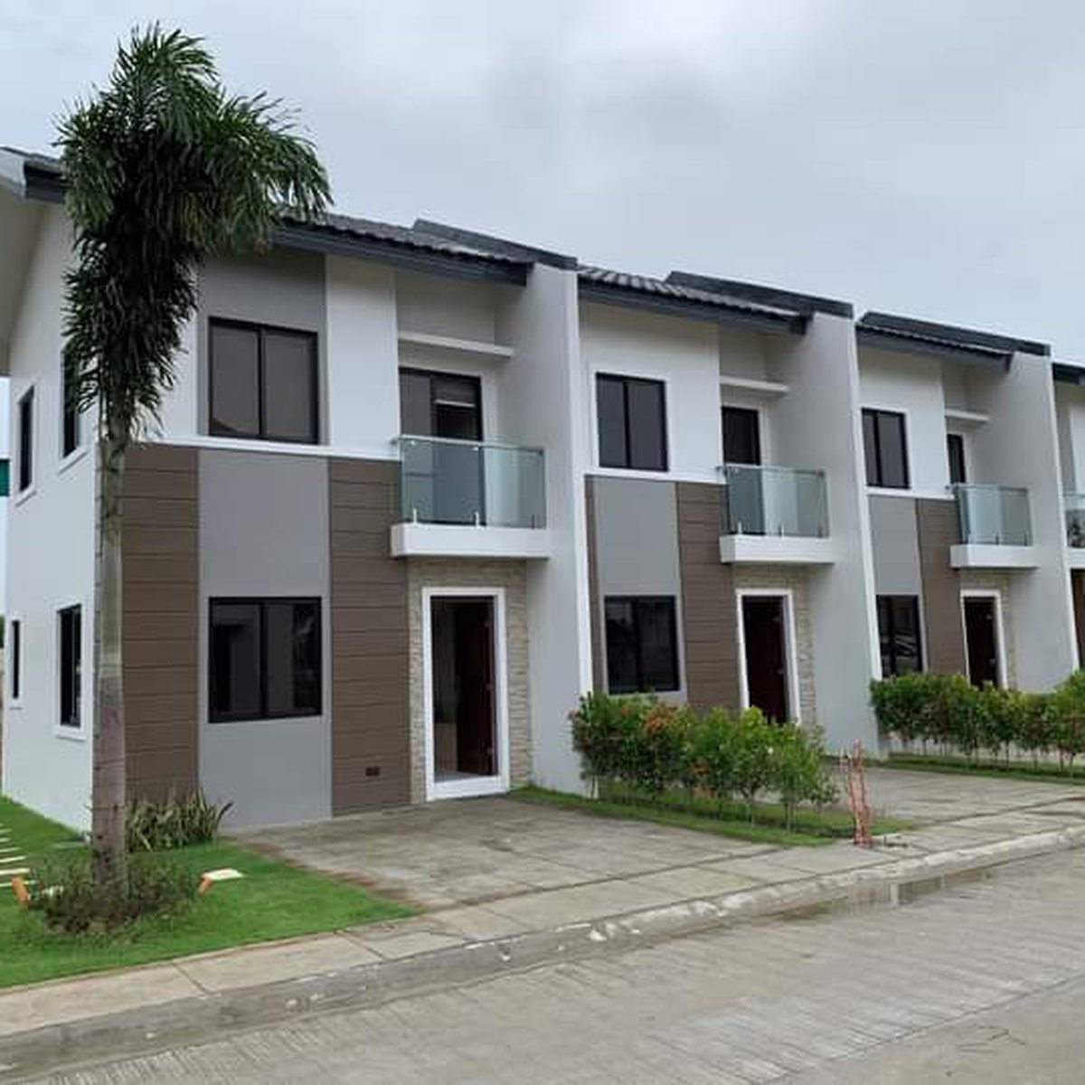 Olivarez Homes Southwoods townhouse for Sale in Binan Laguna [House and