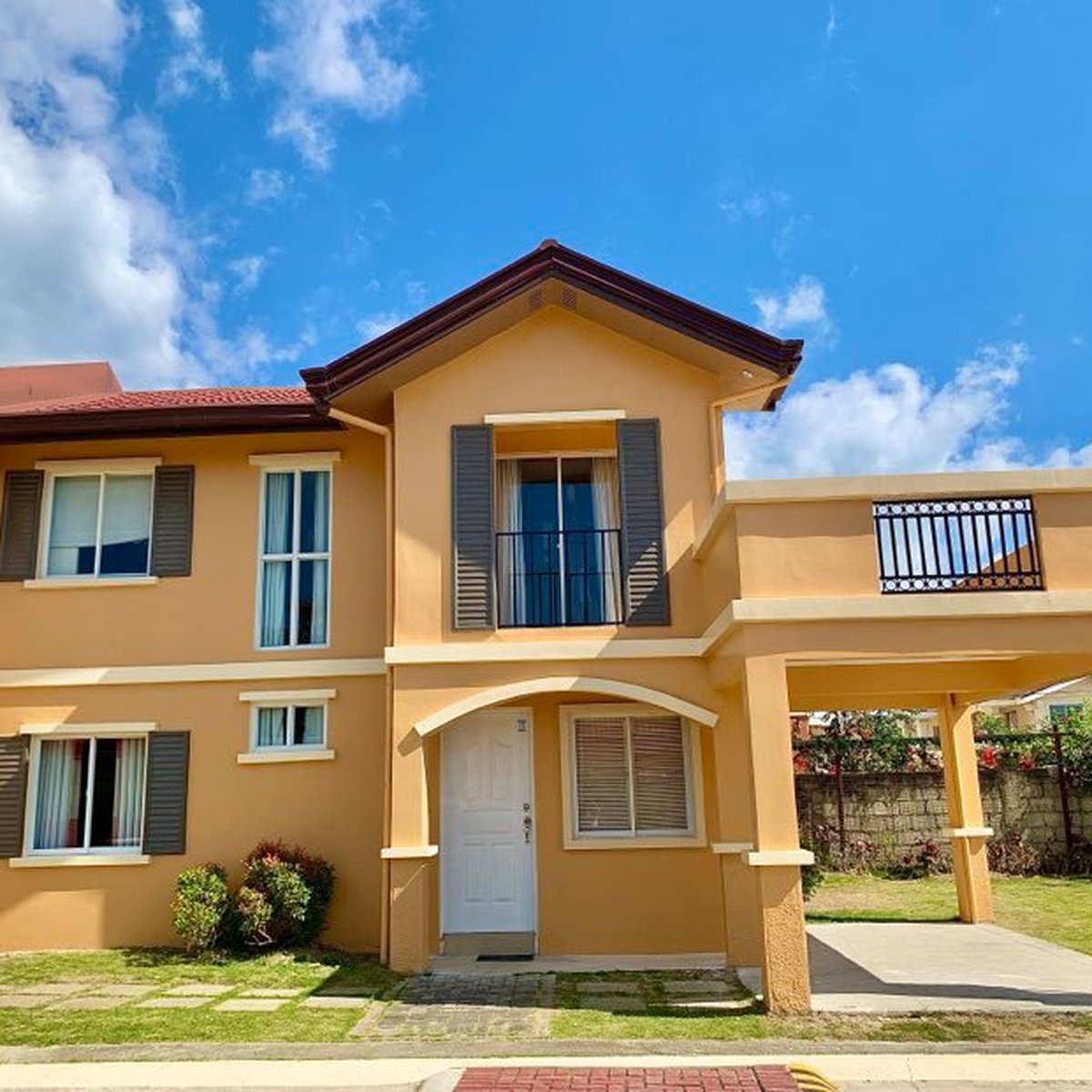 HOUSE AND LOT FOR SALE IN TUGUEGARAO CITY FREYA 5 BEDROOM [House and