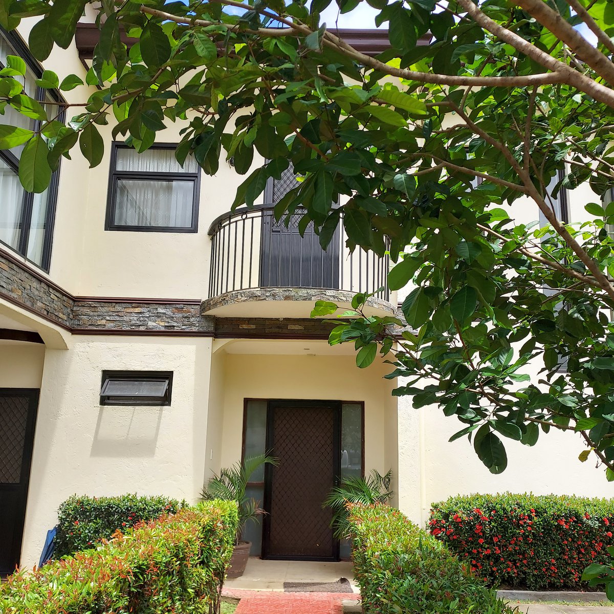 HOUSE FOR SALE AT PONDEROSA LEISURE FARM [House and Lot 🏘️] (May 2024) in Silang, Cavite for sale